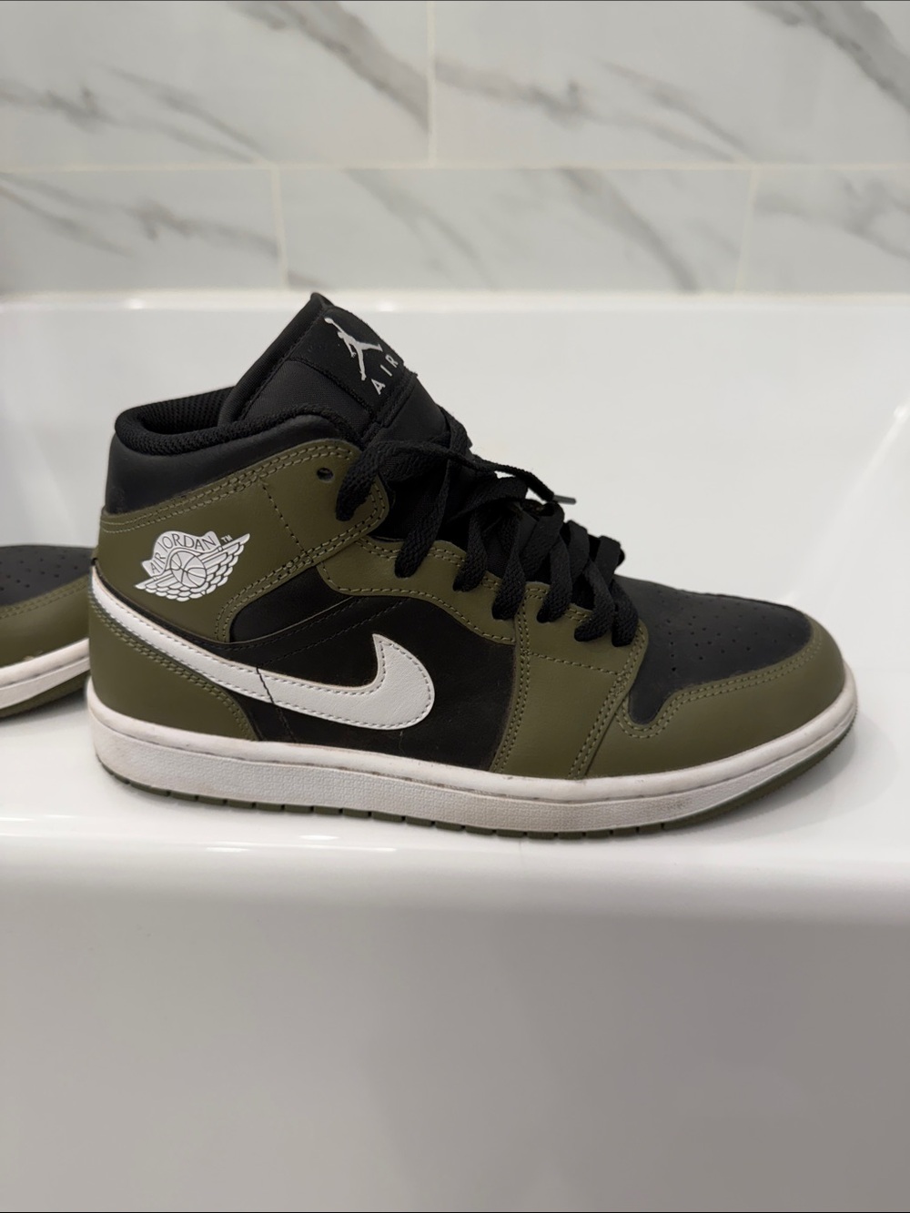 Men’s Air Jordan 1 Mid Olive Black White